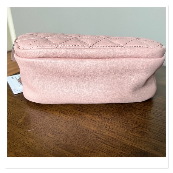 GUESS Blush Pink Quilted Makeup/Cosmetics Travel Bag 🆕 - Picture 9 of 11